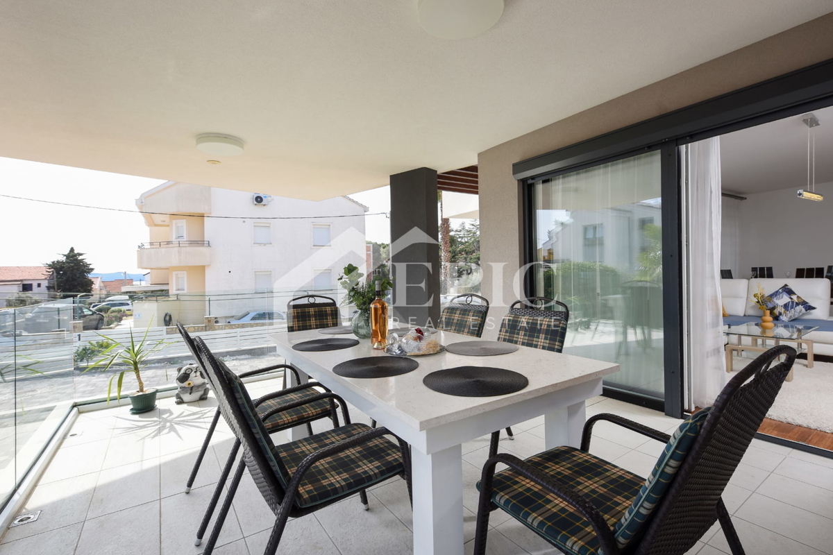 DIKLO - ATRAKTIVNO STANOVANJE, 150 M OD PLAŽE