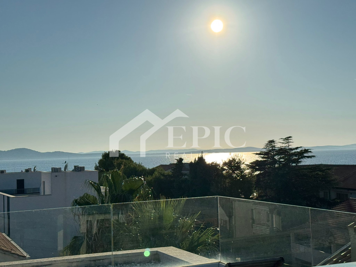 DIKLO - ATRAKTIVNO STANOVANJE, 150 M OD PLAŽE