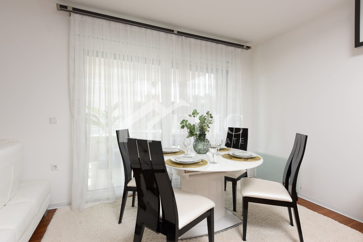 DIKLO - ATRAKTIVNO STANOVANJE, 150 M OD PLAŽE