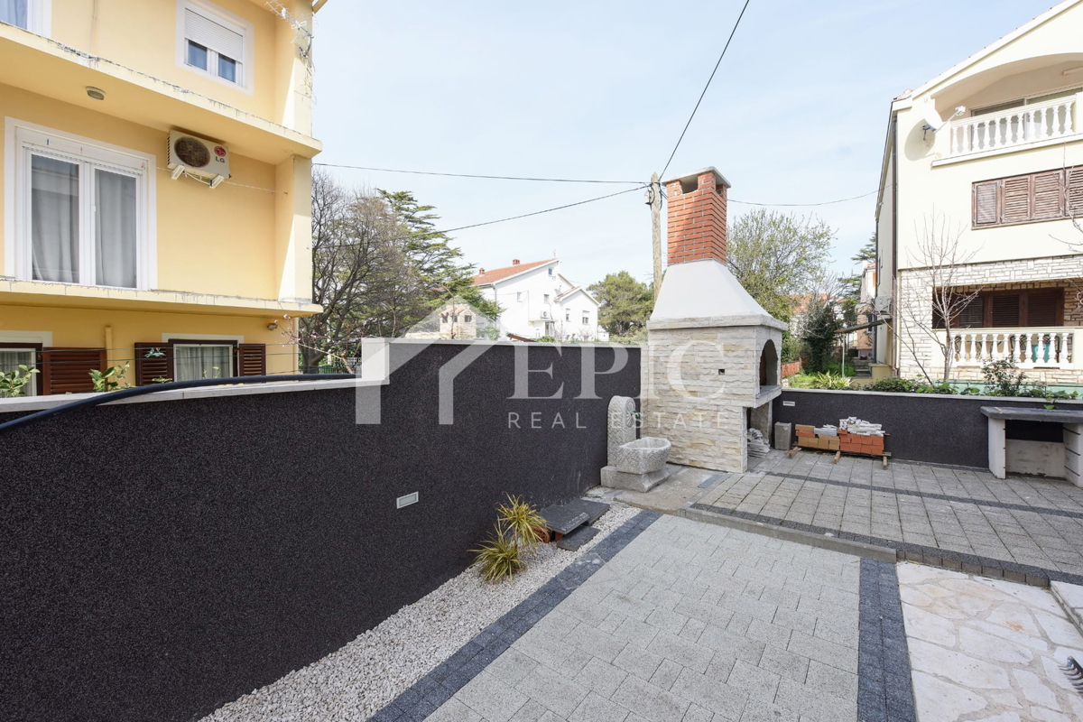 DIKLO - ATRAKTIVNO STANOVANJE, 150 M OD PLAŽE