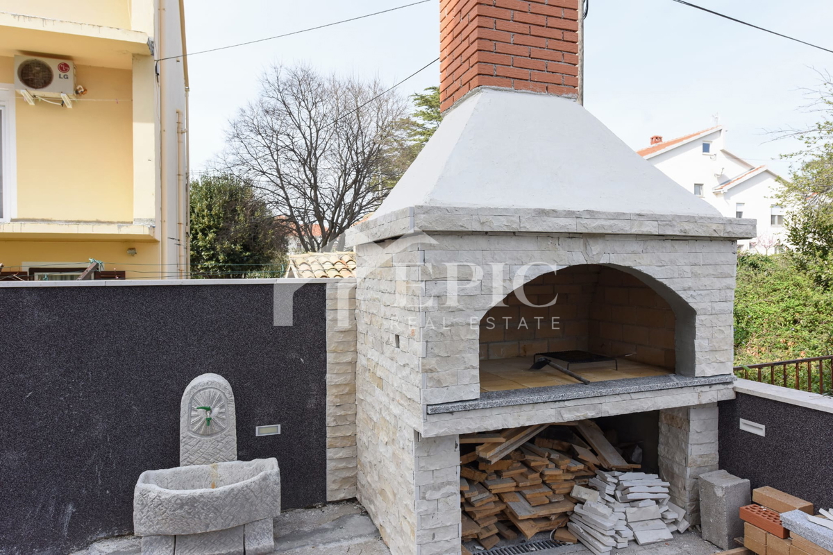 DIKLO - ATRAKTIVNO STANOVANJE, 150 M OD PLAŽE