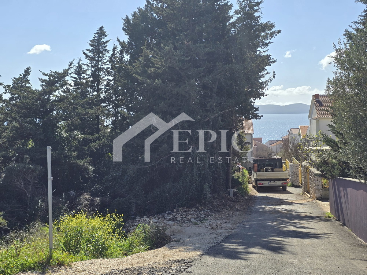 DIKLO, ZADAR - ATRAKTIVNO ZEMLJIŠTE