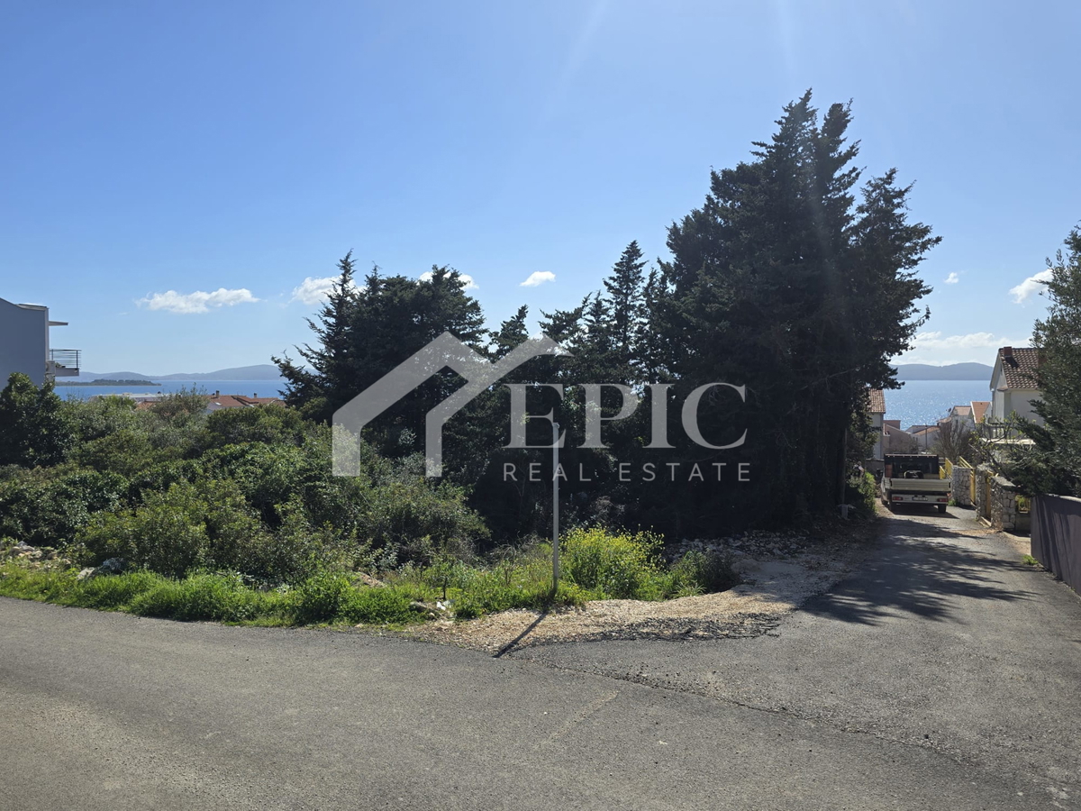 DIKLO, ZADAR - ATRAKTIVNO ZEMLJIŠTE