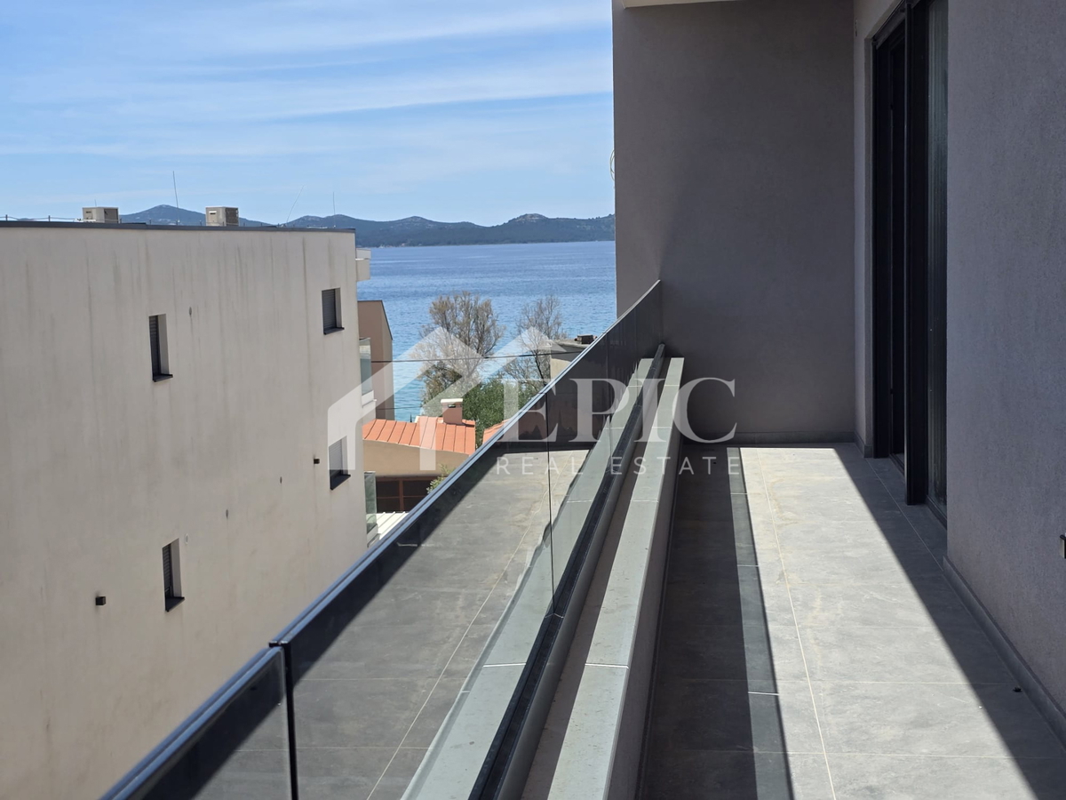 DIKLO, STANOVANJE V 2. NADSTROPJU, 50 m OD MORJA