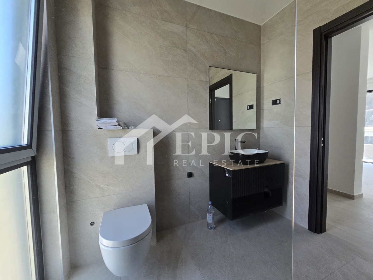 DIKLO, STANOVANJE V 2. NADSTROPJU, 50 m OD MORJA