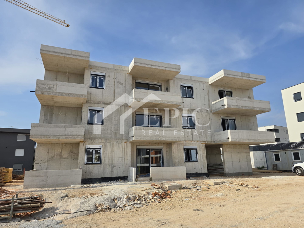 PLOVANIJA, enosobno stanovanje v 2. nadstropju