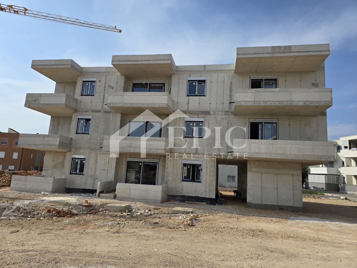 PLOVANIJA, enosobno stanovanje v 2. nadstropju