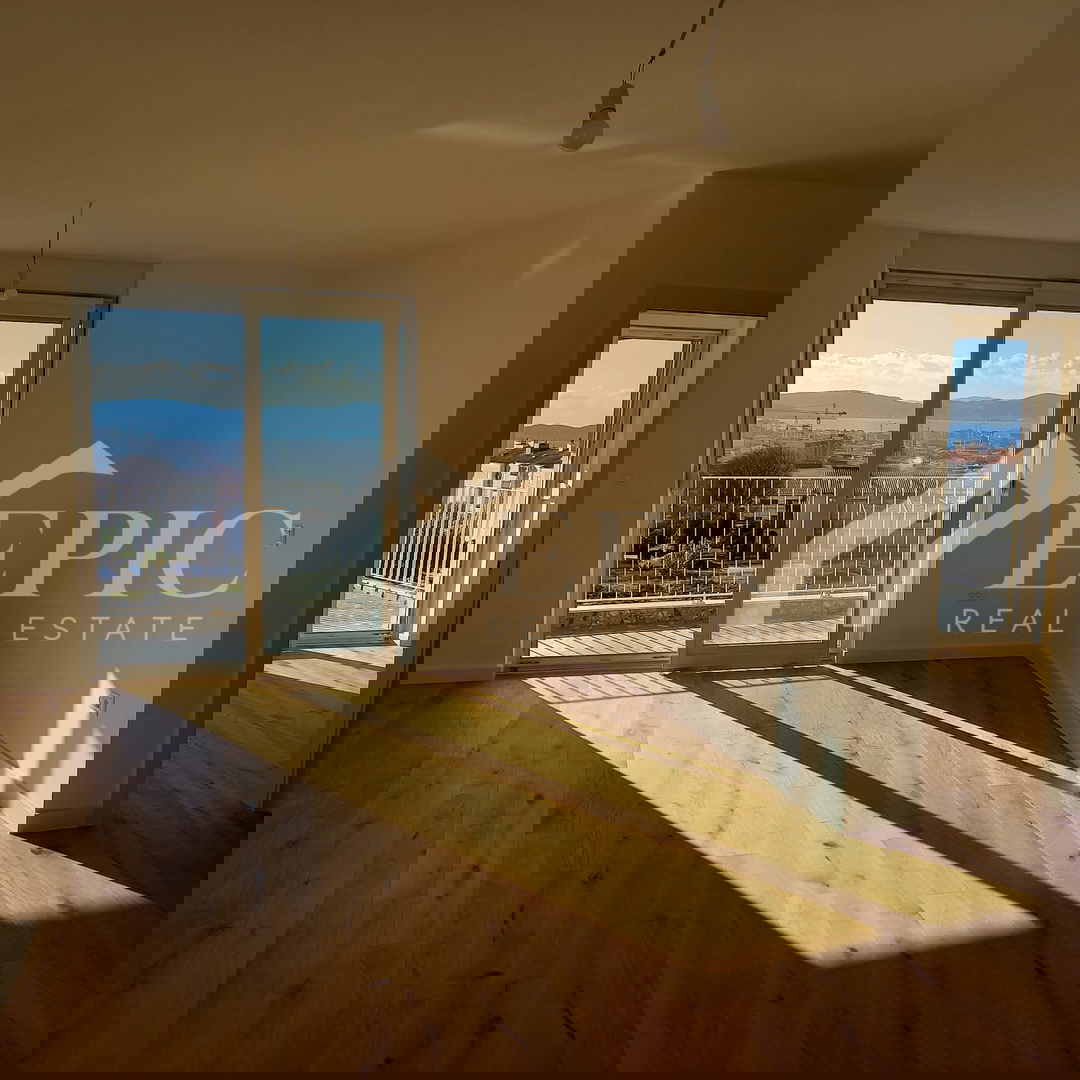 ZADAR, BILI BRIG – Moderno stanovanje s panoramskim pogledom na morje