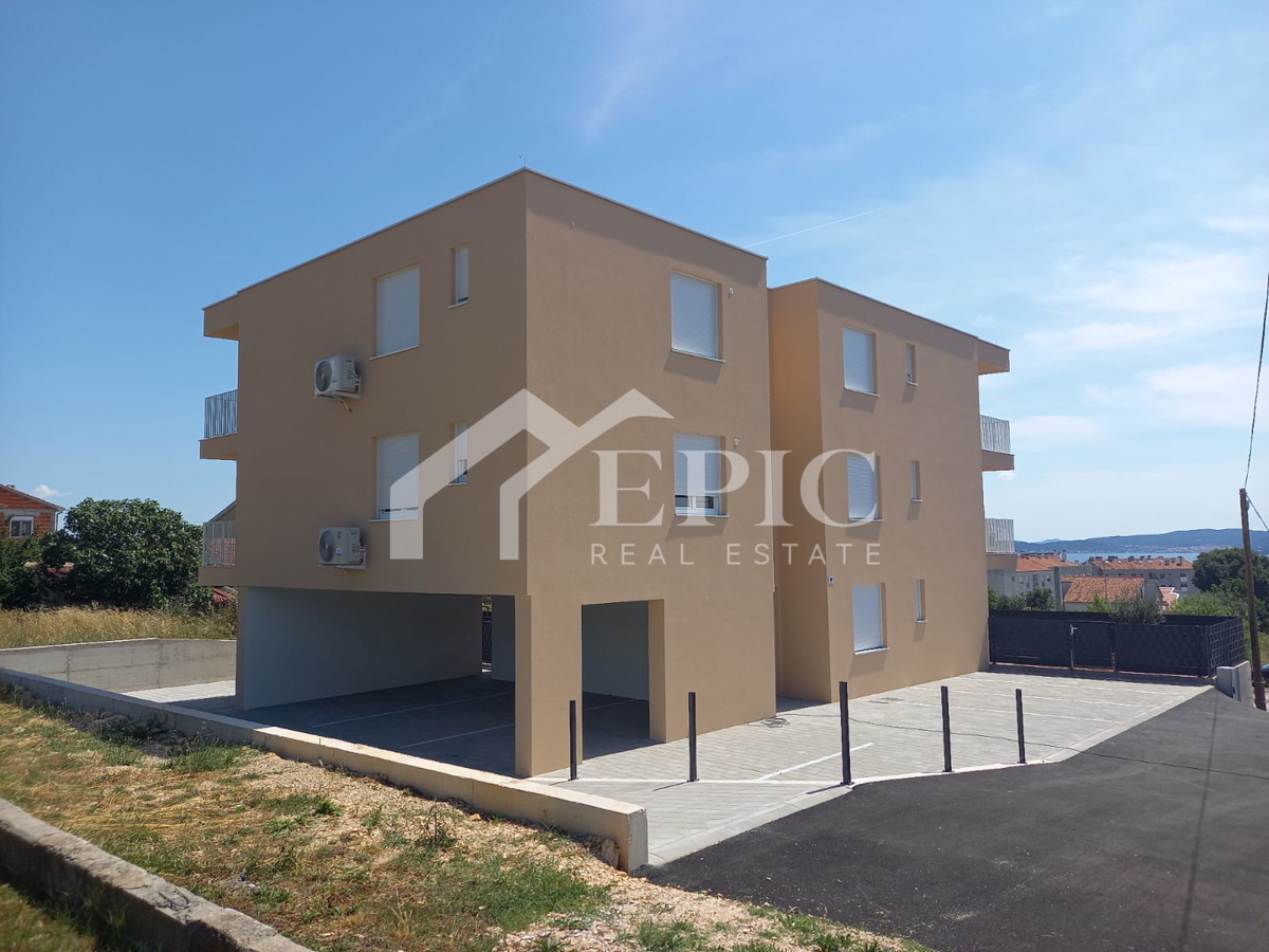 ZADAR, BILI BRIG – Moderno stanovanje s panoramskim pogledom na morje