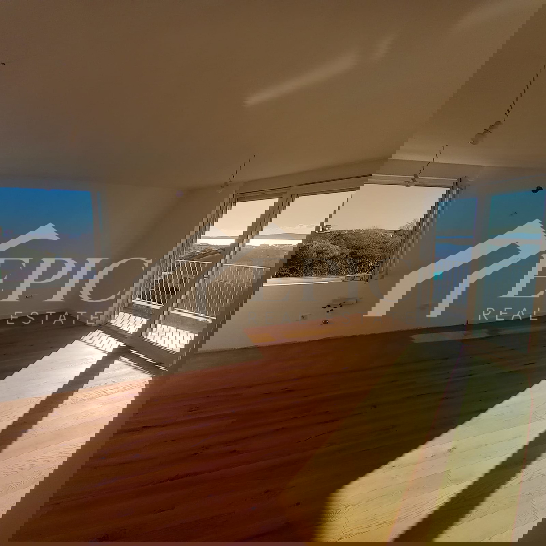 ZADAR, BILI BRIG – Moderno stanovanje s panoramskim pogledom na morje