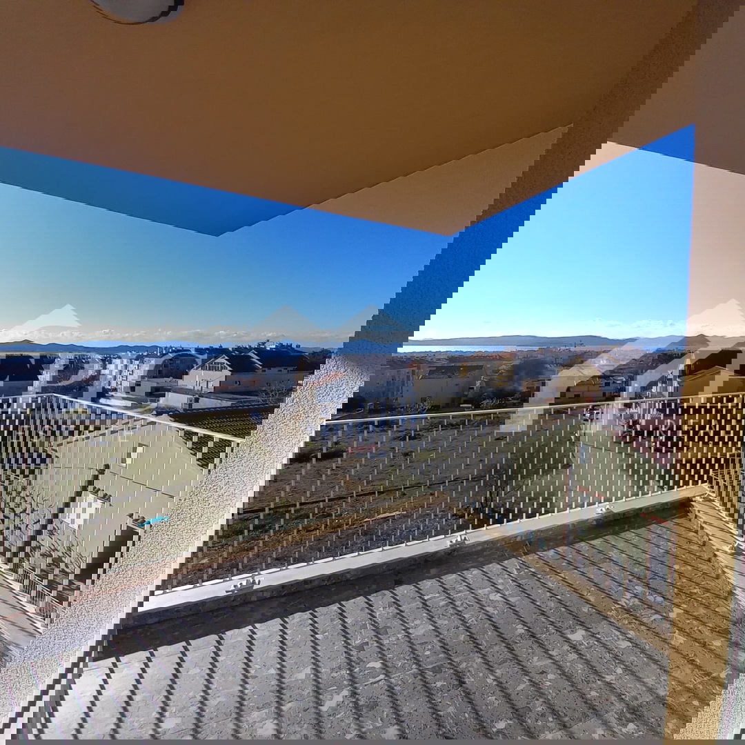 ZADAR, BILI BRIG – Moderno stanovanje s panoramskim pogledom na morje