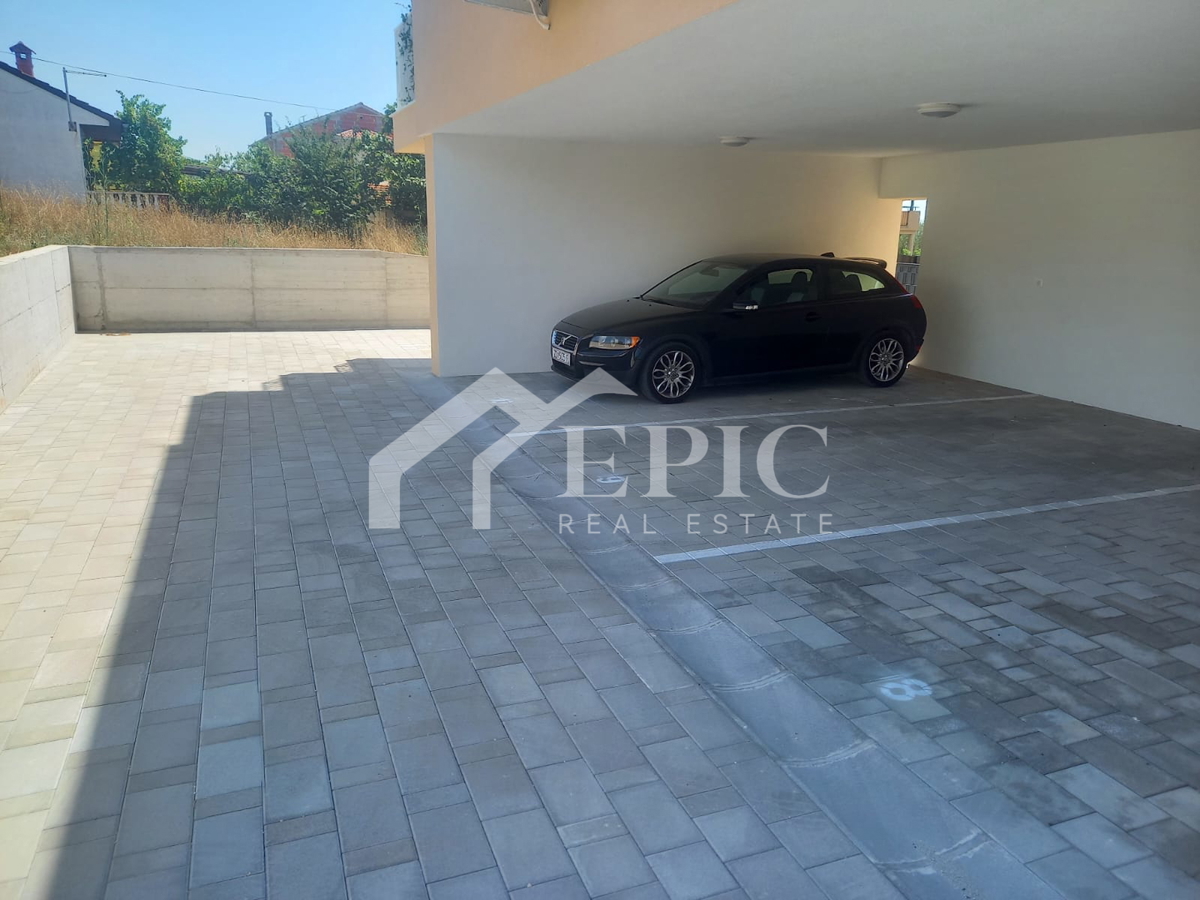 ZADAR, BILI BRIG – Moderno stanovanje s panoramskim pogledom na morje