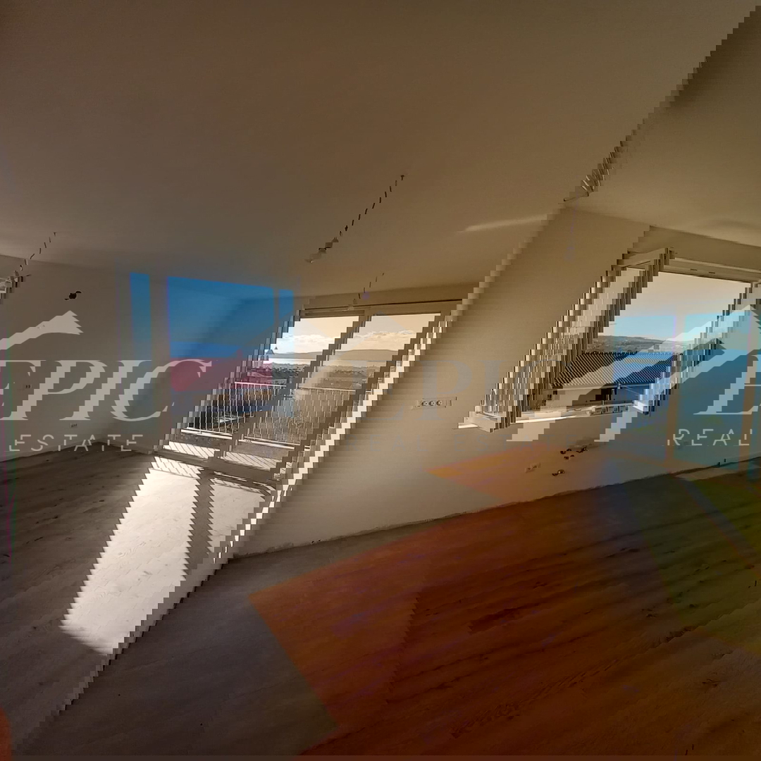 ZADAR, BILI BRIG – Moderno stanovanje s panoramskim pogledom na morje