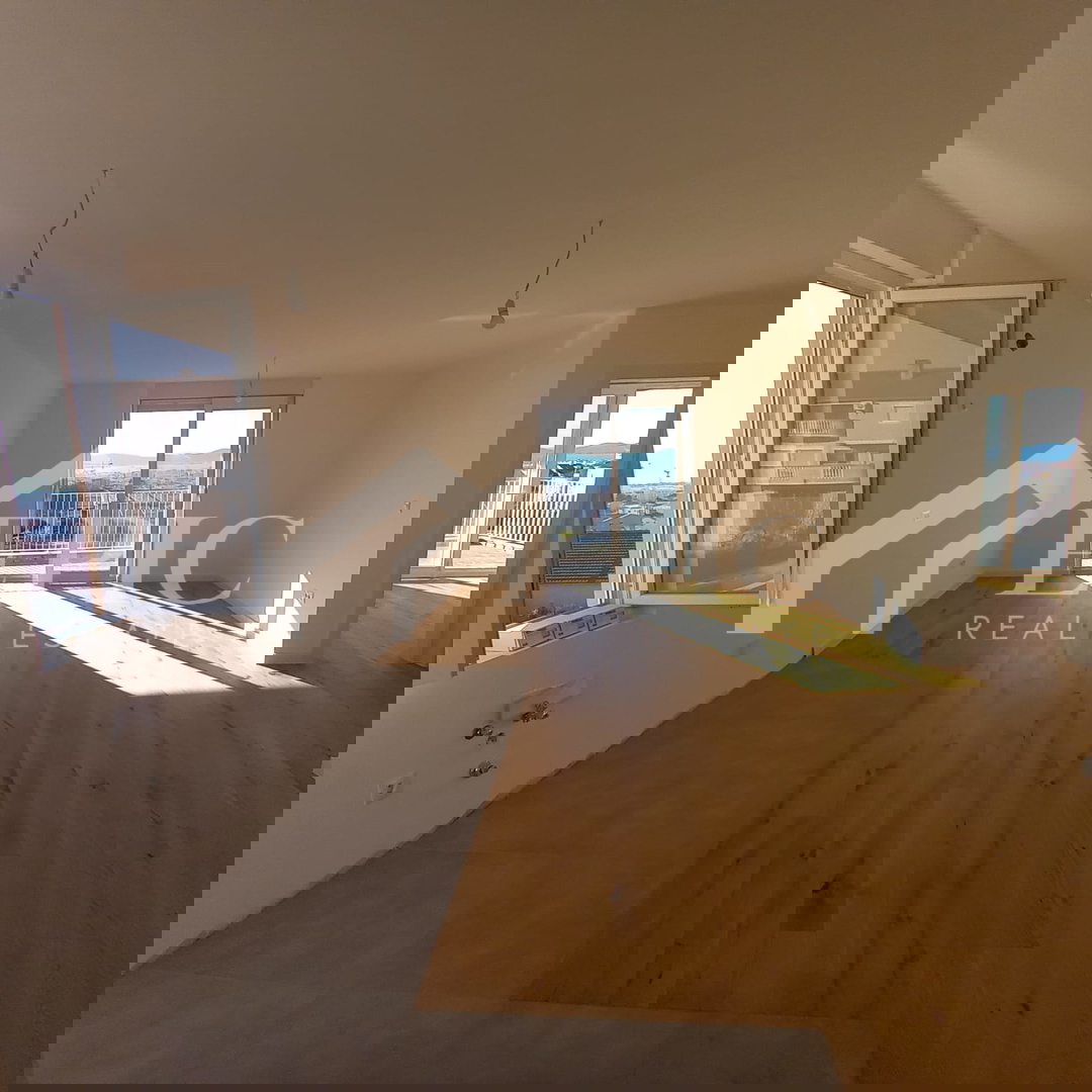 ZADAR, BILI BRIG – Moderno stanovanje s panoramskim pogledom na morje