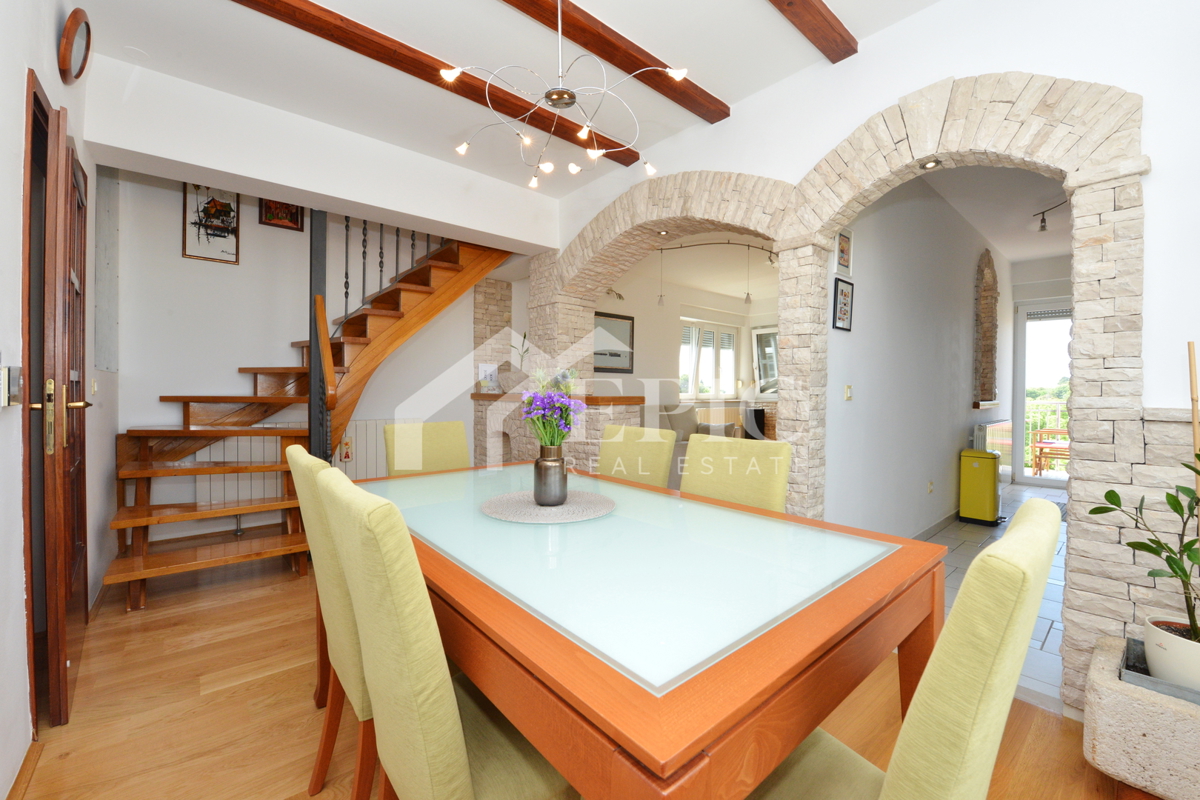 Stanovanje na privlačni lokaciji