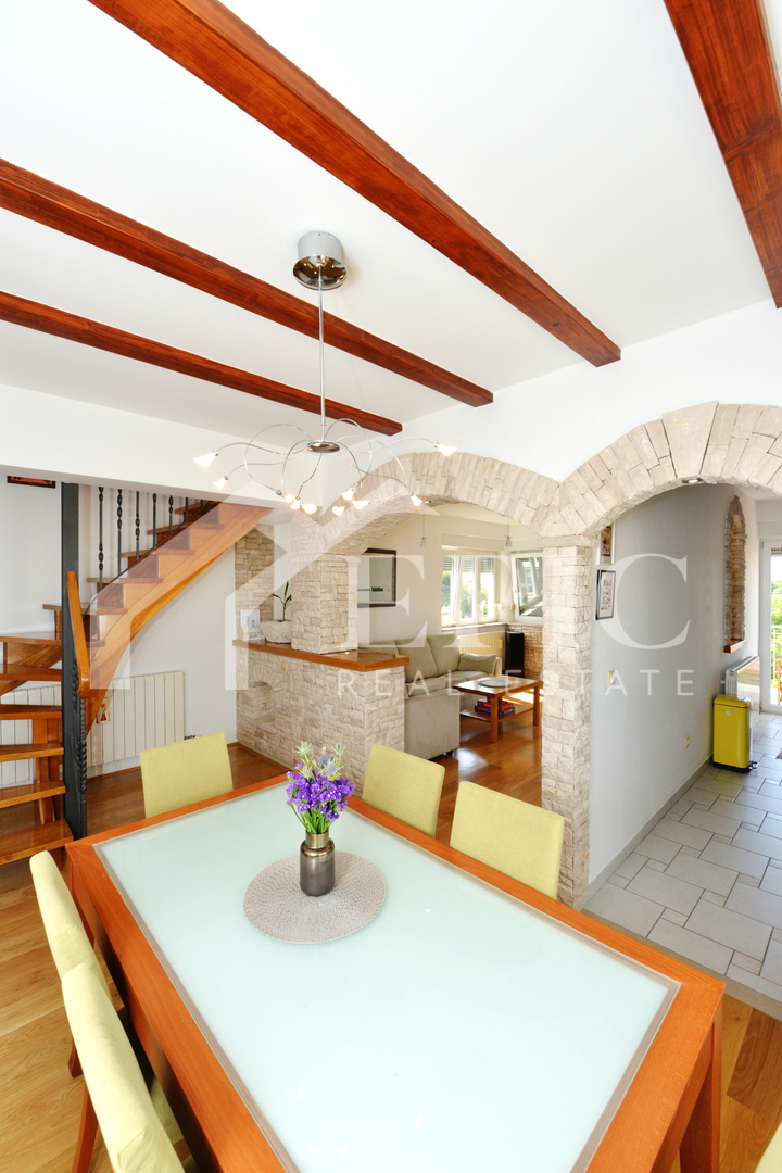 Stanovanje na privlačni lokaciji