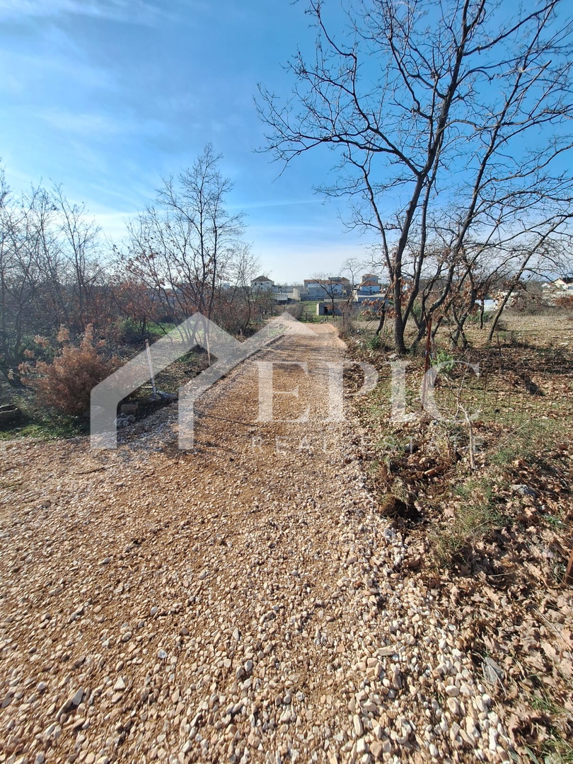 UGODNO!! GRADBENO ZEMLJIŠČE