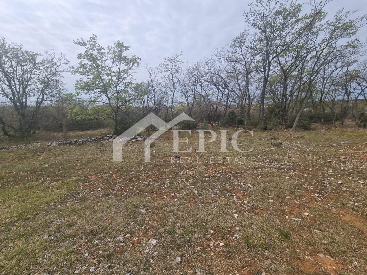 UGODNO!! GRADBENO ZEMLJIŠČE