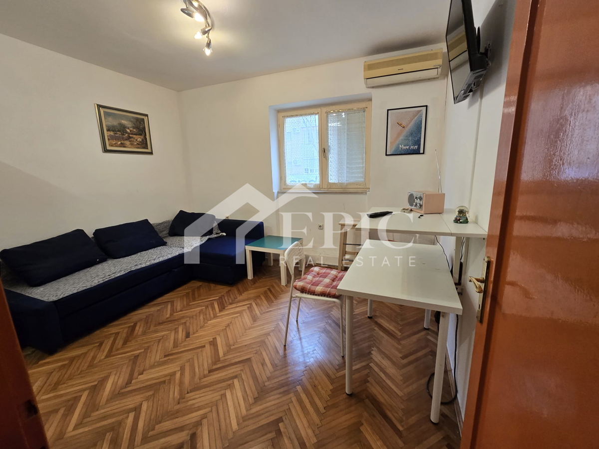 STAN V ZADRU – BLIZINA CENTRA, IDEALEN ZA INVESTICIJO!