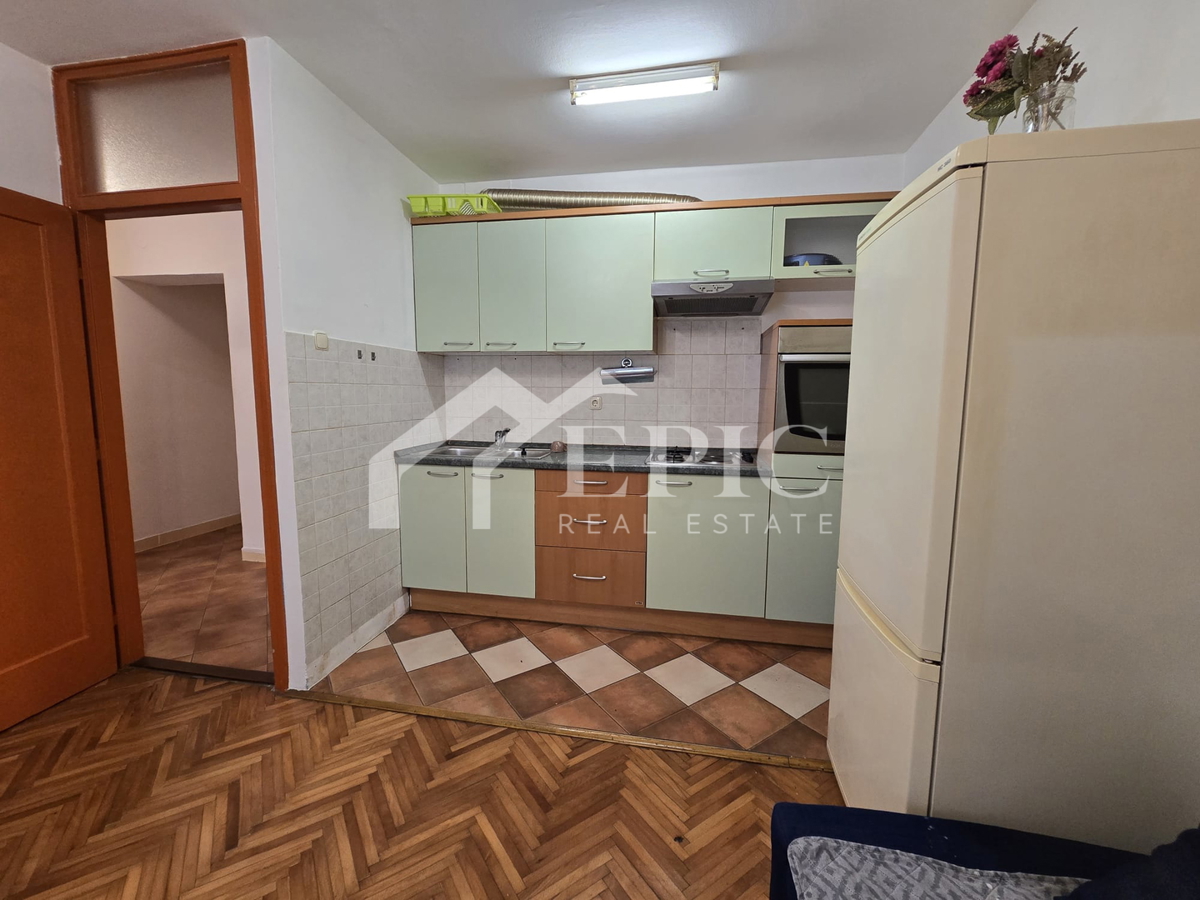 STAN V ZADRU – BLIZINA CENTRA, IDEALEN ZA INVESTICIJO!