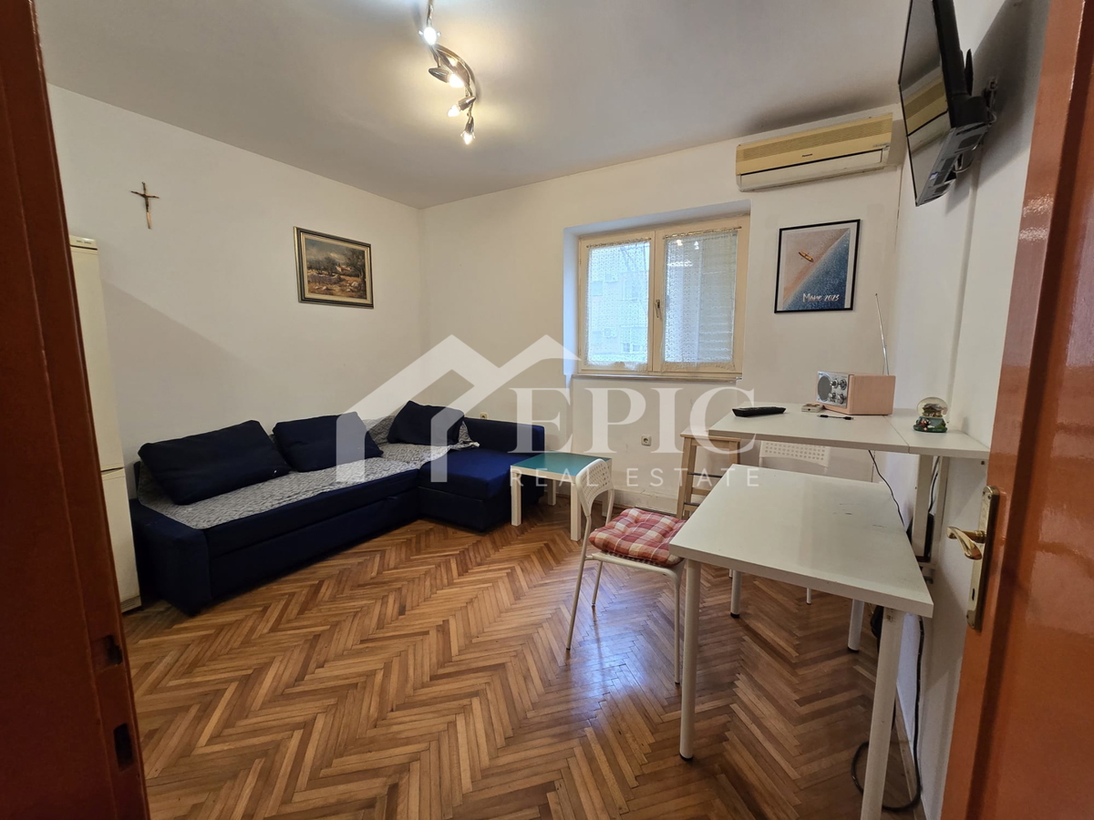 STAN V ZADRU – BLIZINA CENTRA, IDEALEN ZA INVESTICIJO!