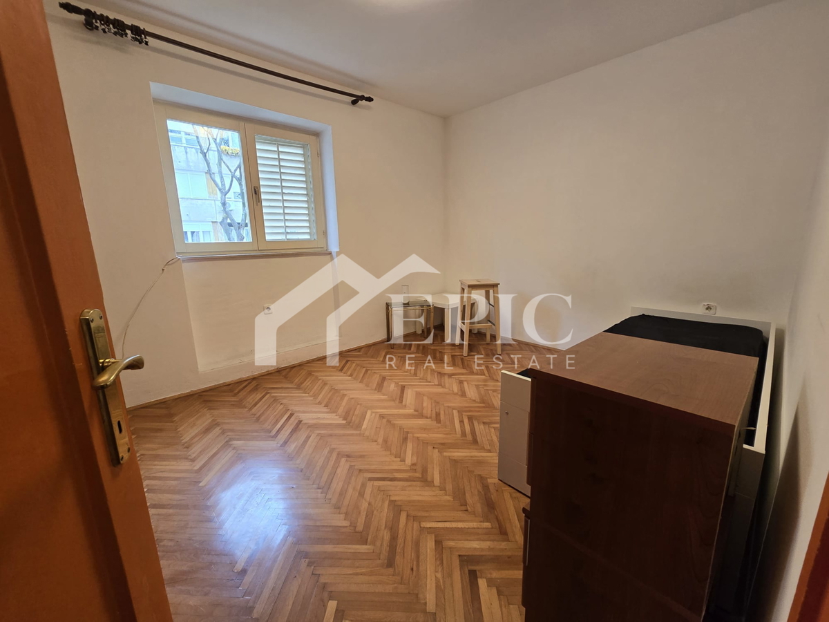 STAN V ZADRU – BLIZINA CENTRA, IDEALEN ZA INVESTICIJO!