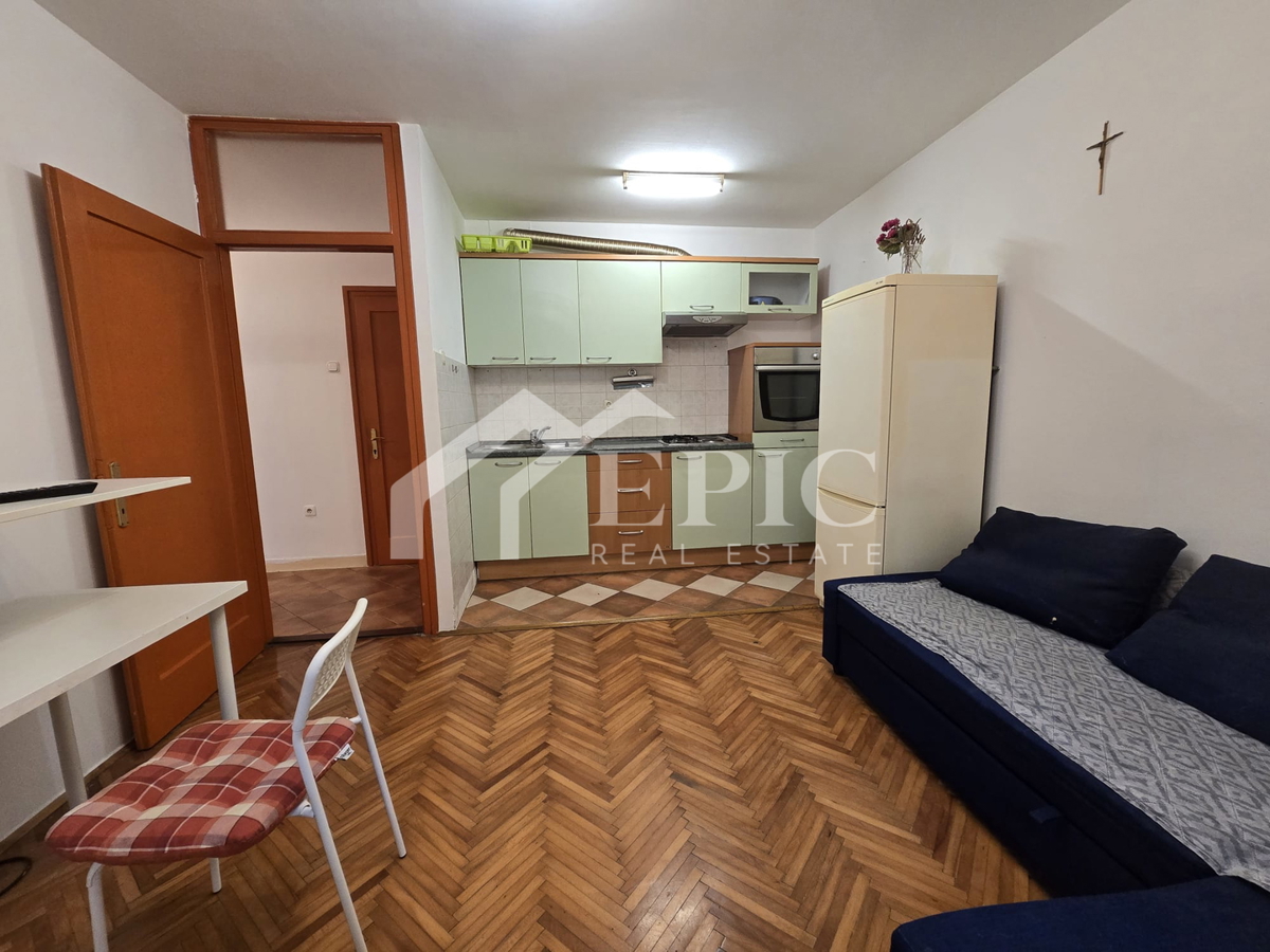 STAN V ZADRU – BLIZINA CENTRA, IDEALEN ZA INVESTICIJO!