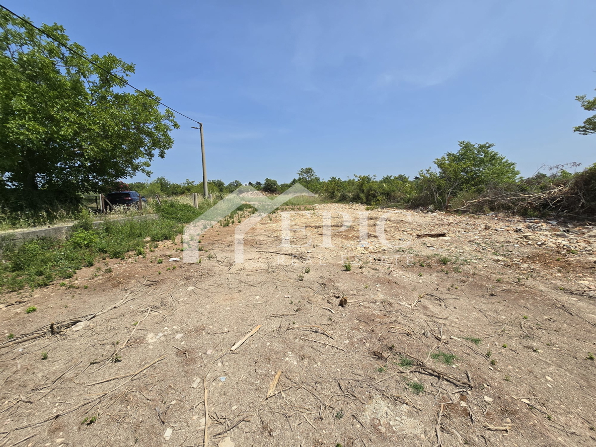 GRADBENI PARCELA V BLIŽINI ZADRA