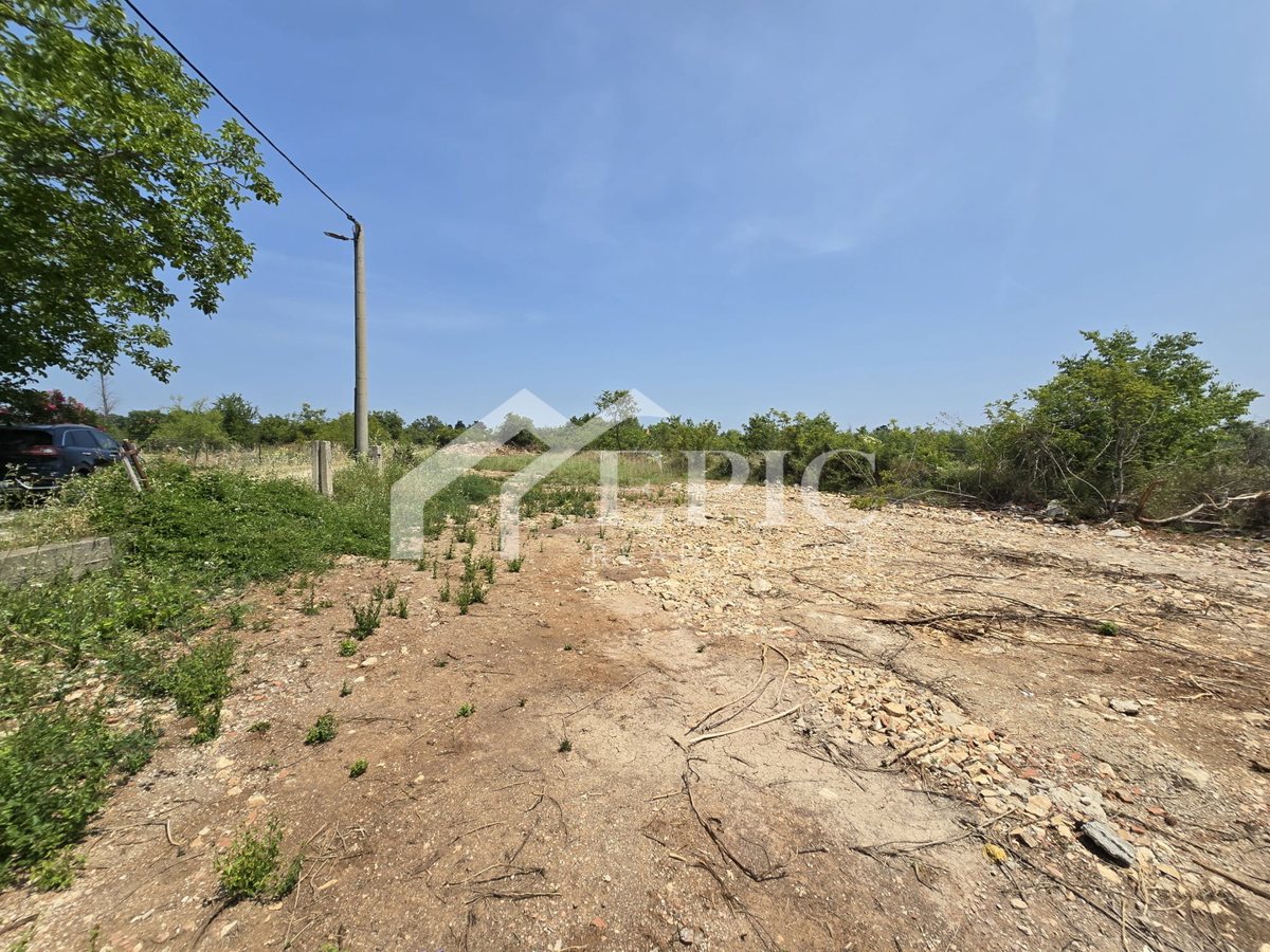 GRADBENI PARCELA V BLIŽINI ZADRA