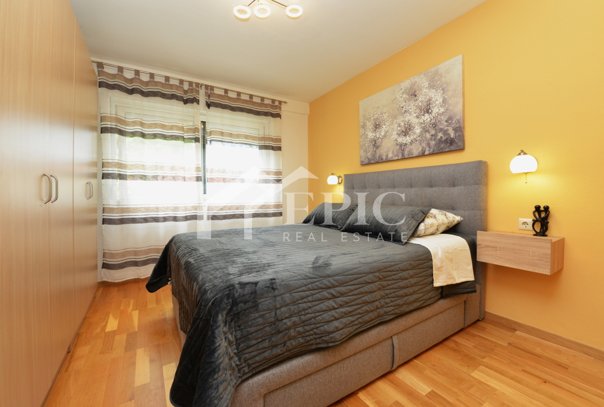 Prostorno dvonadstropno stanovanje na Kolovarah