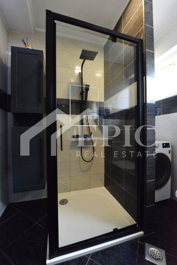 Prostorno dvonadstropno stanovanje na Kolovarah