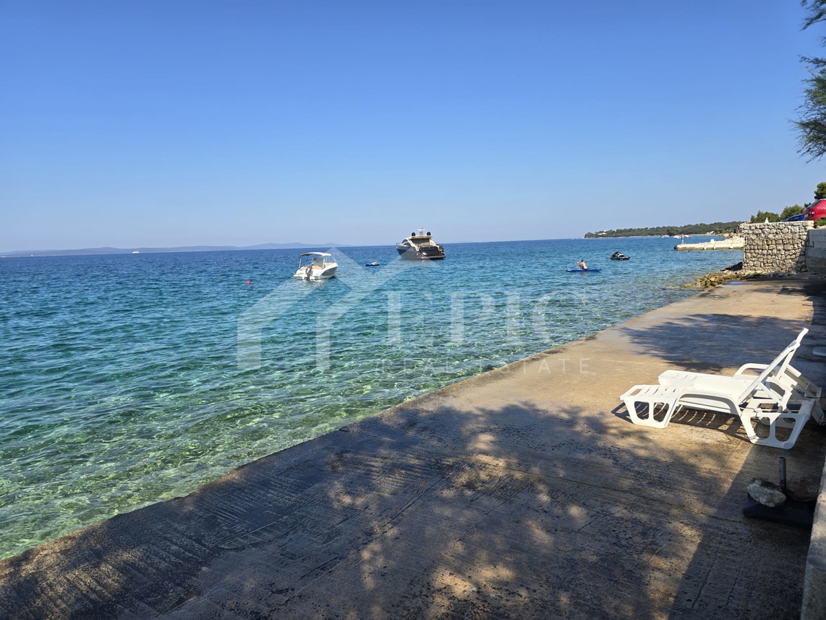 PRILOŽNOST!! ČUDOVITO, OPREMLJENO STANOVANJE, 70 METROV OD PLAŽE