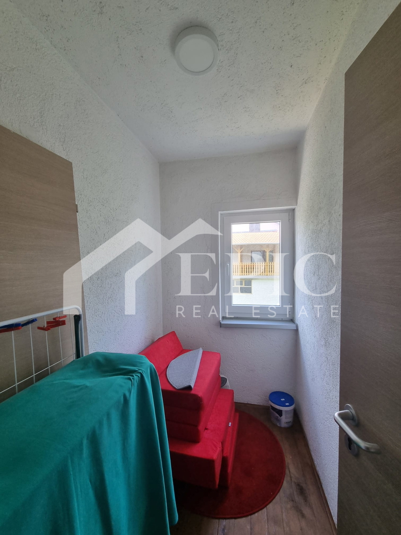 Samostojna hiša v Gračacu