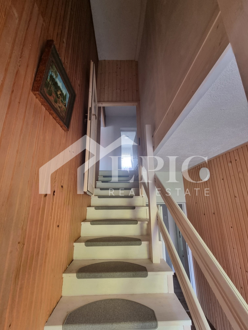 Samostojna hiša v Gračacu