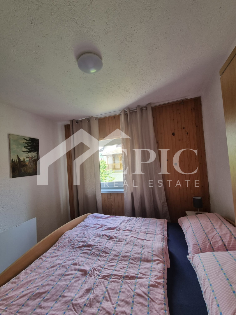 Samostojna hiša v Gračacu