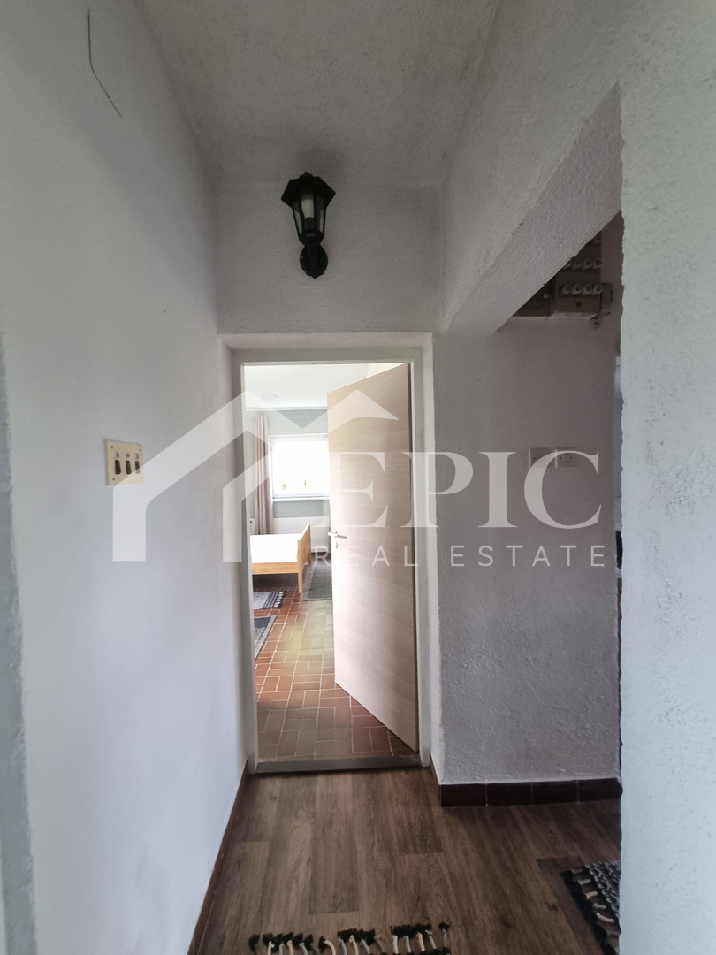 Samostojna hiša v Gračacu