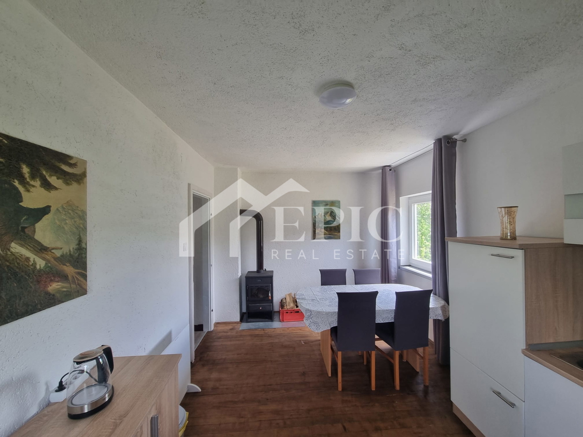 Samostojna hiša v Gračacu