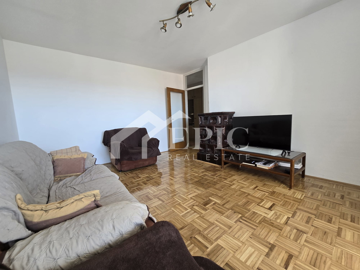 Trosobno stanovanje v 3. nadstropju - Bili Brig