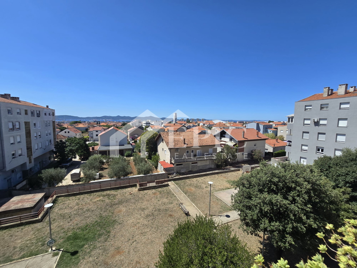 Trosobno stanovanje v 3. nadstropju - Bili Brig