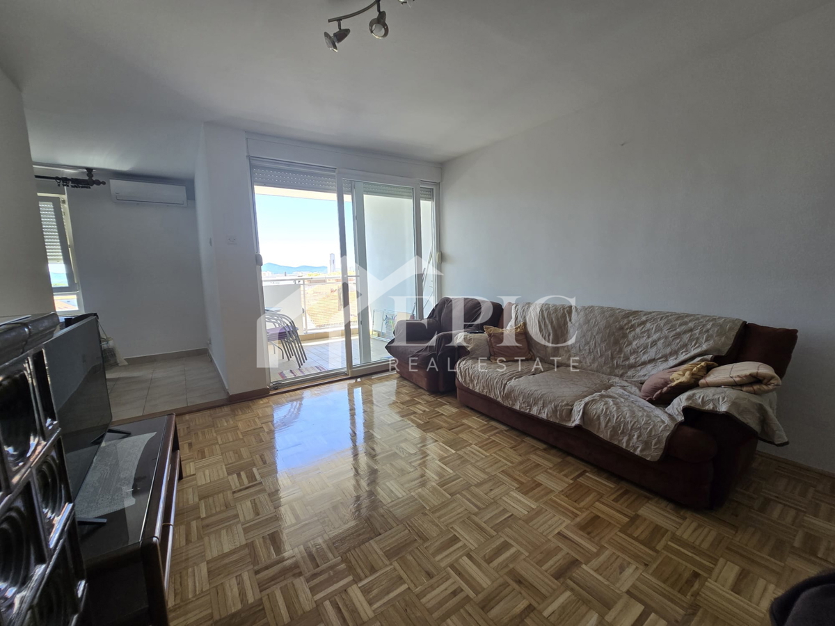 Trosobno stanovanje v 3. nadstropju - Bili Brig