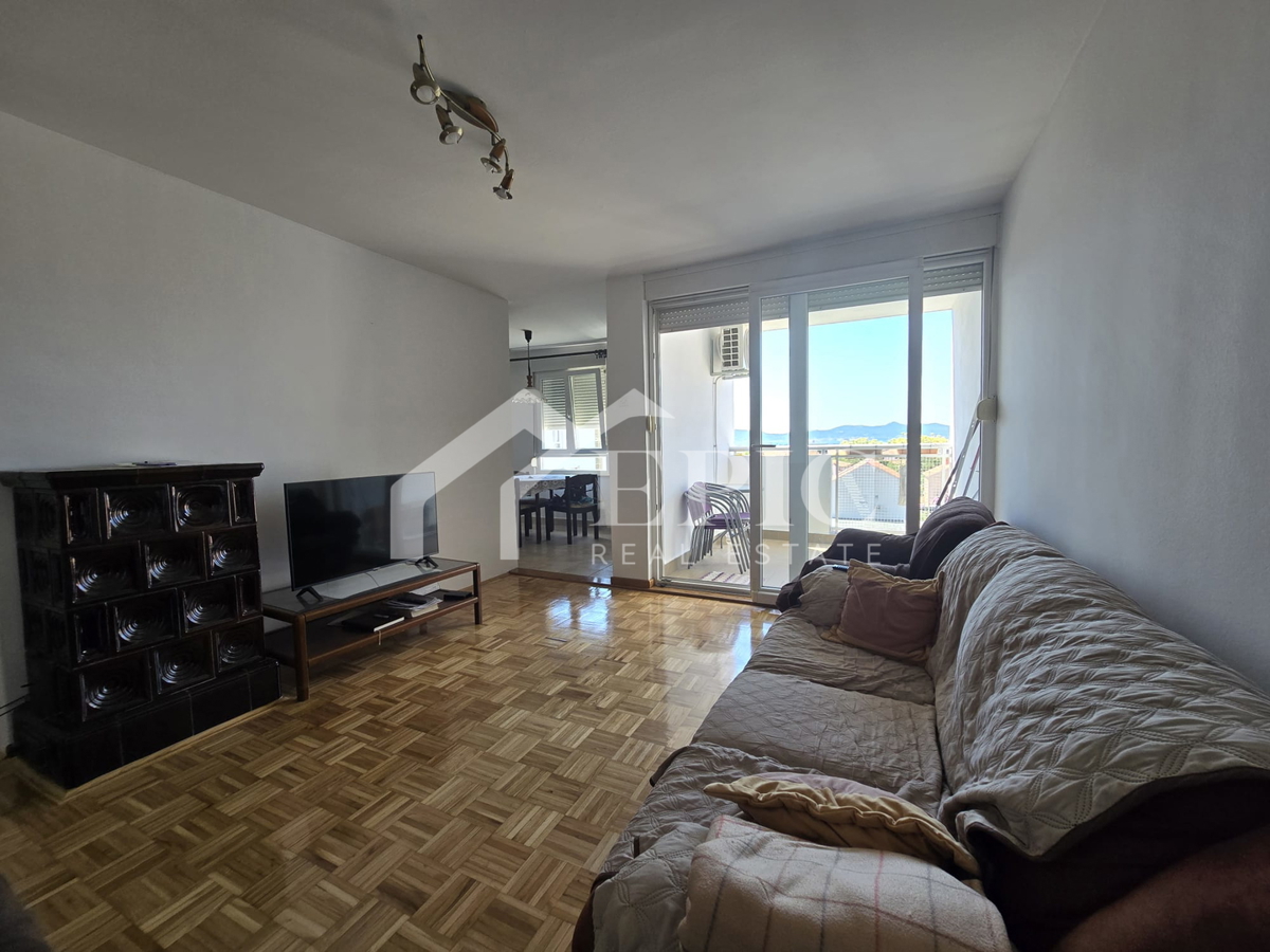 Trosobno stanovanje v 3. nadstropju - Bili Brig