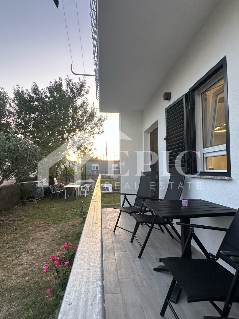 Samostojna hiša s štirimi bivalnimi enotami