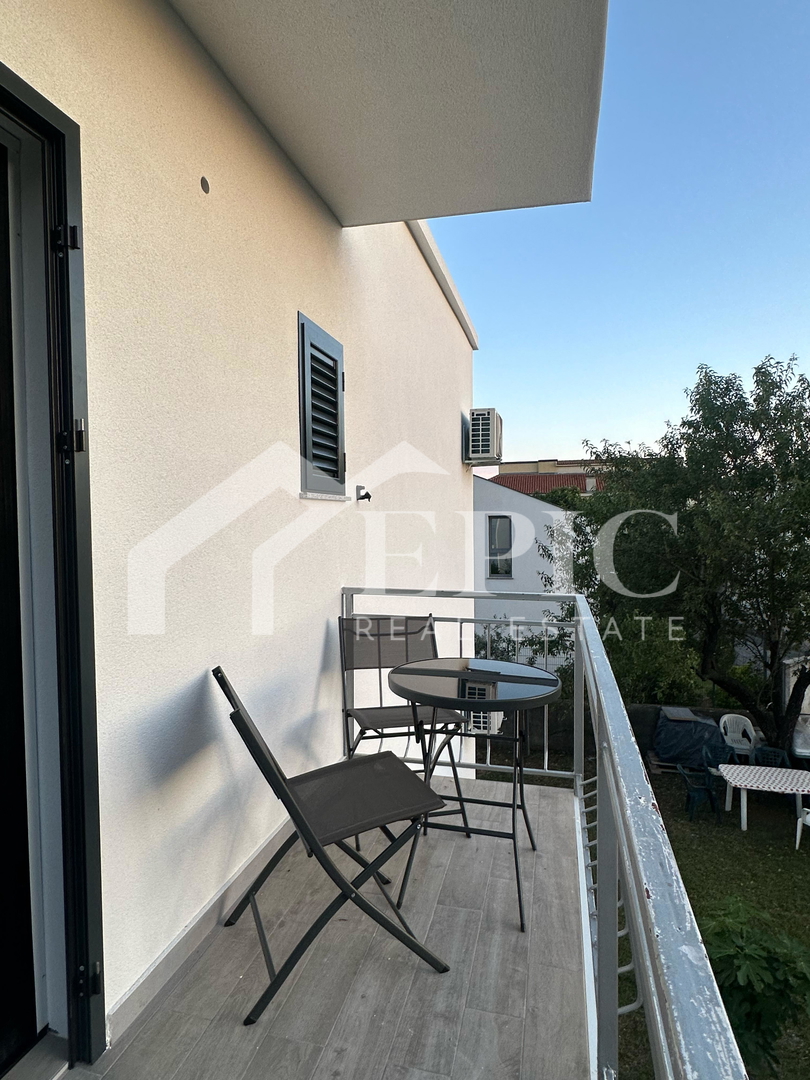 Samostojna hiša s štirimi bivalnimi enotami