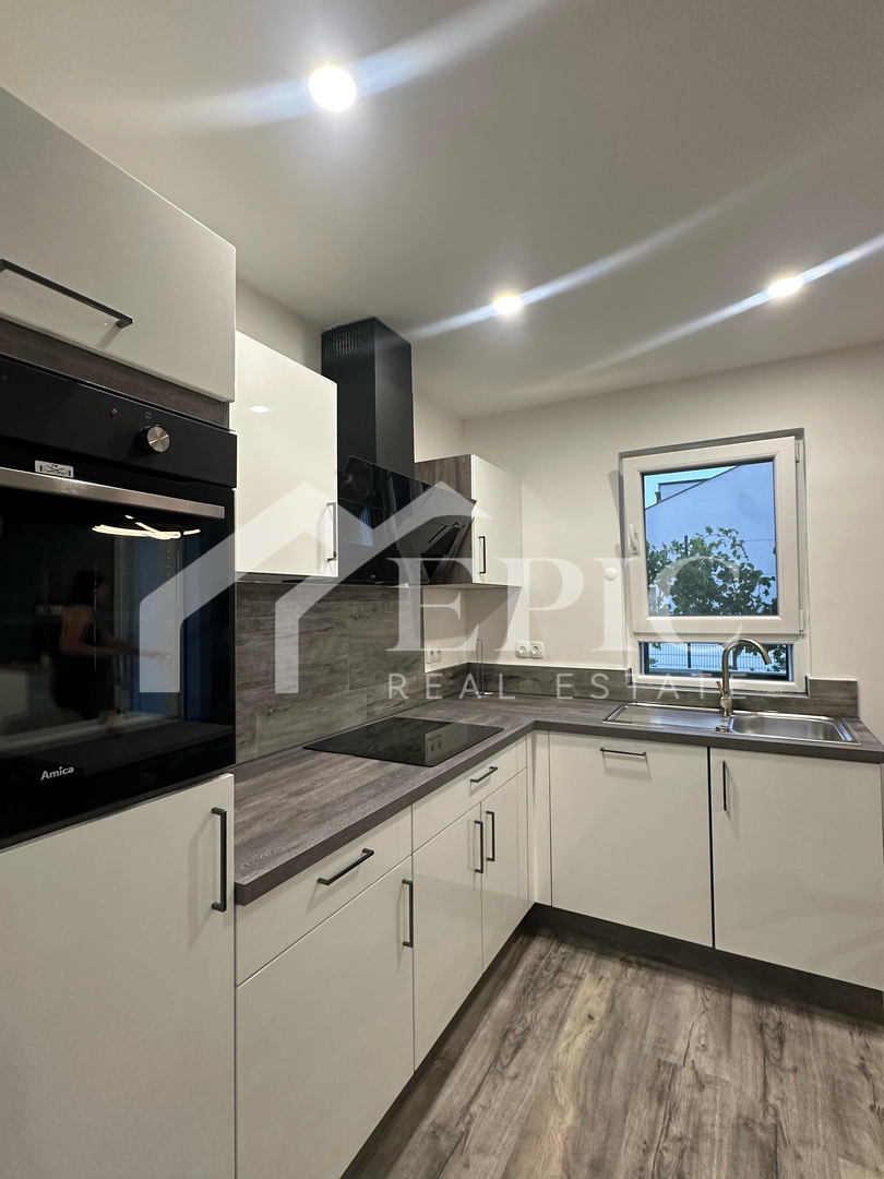 Samostojna hiša s štirimi bivalnimi enotami