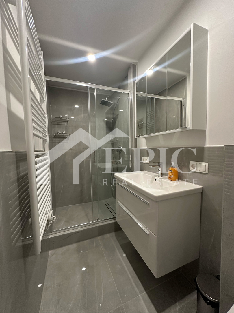 Samostojna hiša s štirimi bivalnimi enotami