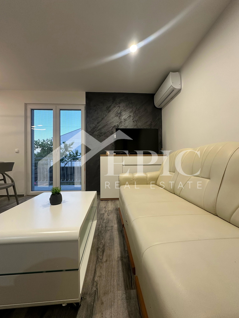 Samostojna hiša s štirimi bivalnimi enotami