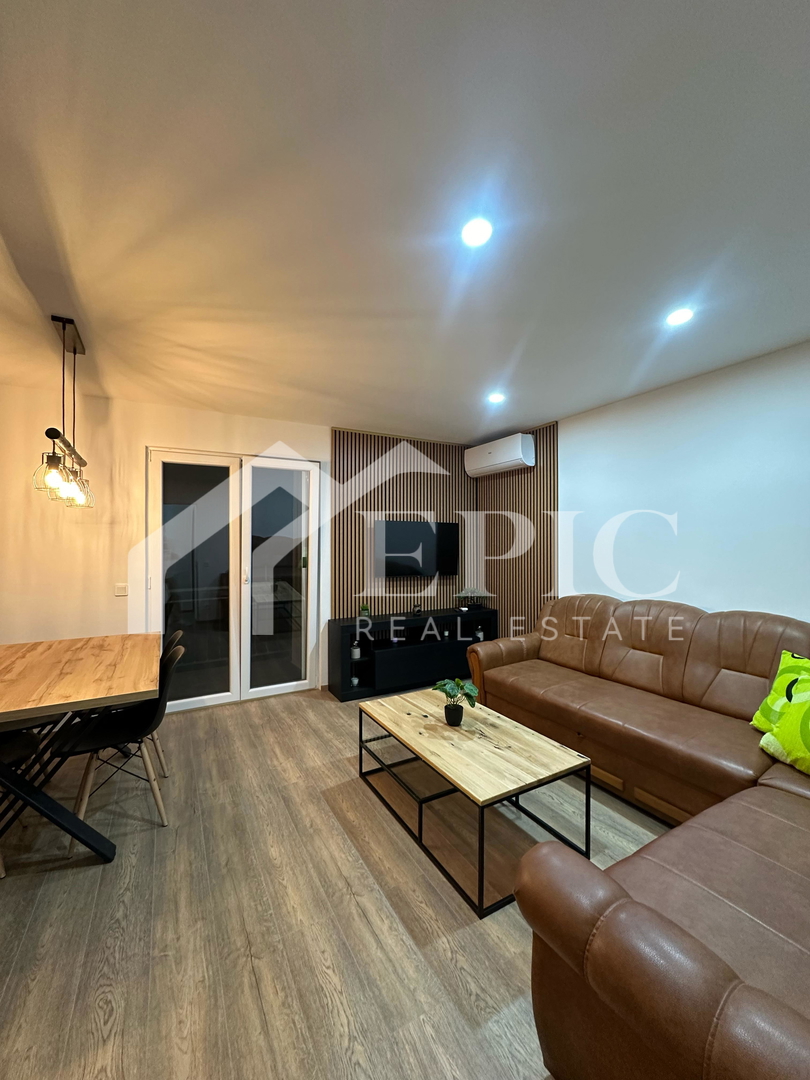 Samostojna hiša s štirimi bivalnimi enotami