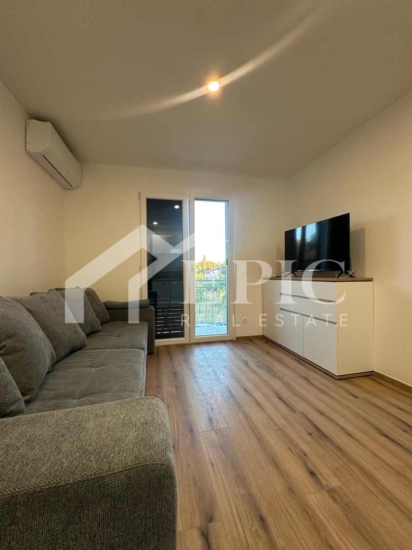 Samostojna hiša s štirimi bivalnimi enotami