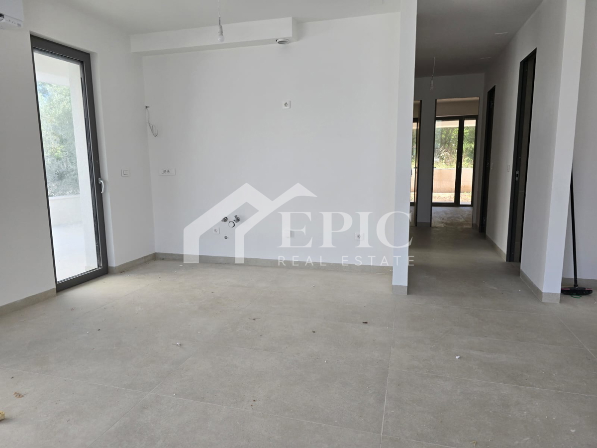 EKSKLUZIVNO STANOVANJE 500 M OD MORJA - POPOLNA PRILOŽNOST ZA ŽIVLJENJE ALI POČITNICE