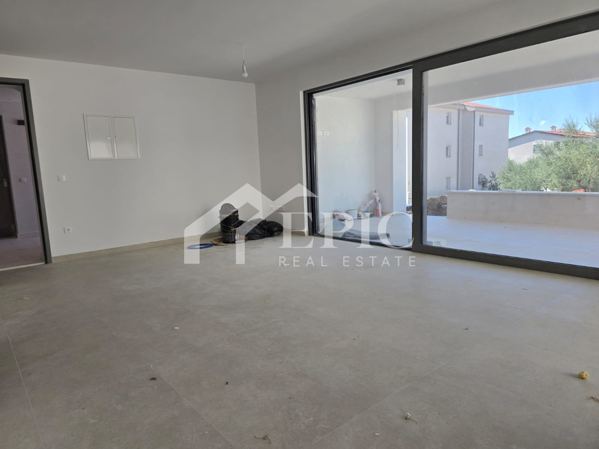 EKSKLUZIVNO STANOVANJE 500 M OD MORJA - POPOLNA PRILOŽNOST ZA ŽIVLJENJE ALI POČITNICE